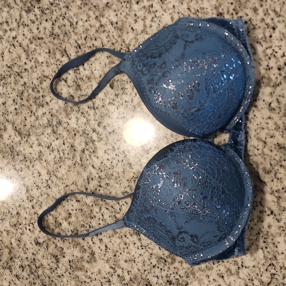 Victoria's Secret plus 2 cups bra - Picture 1 of 3